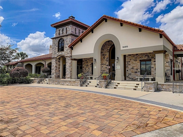 view of mediterranean / spanish-style home