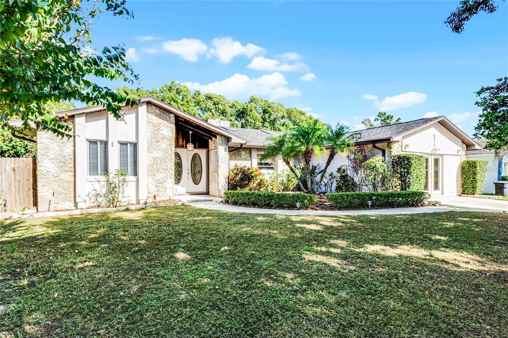 view of front of property with a front yard