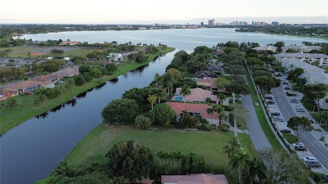 Listing photo 2 for 3716 Embassy Dr, West Palm Beach FL 33401