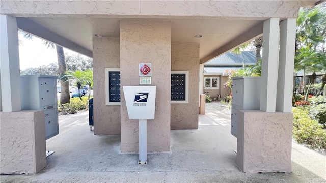 view of property's community featuring mail boxes