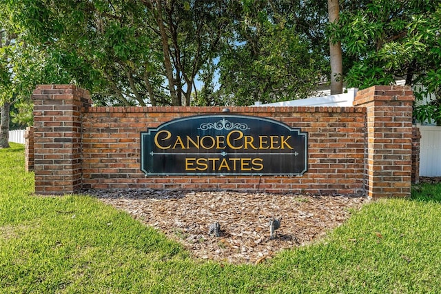 view of community / neighborhood sign