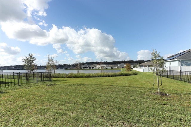 view of yard featuring a water view