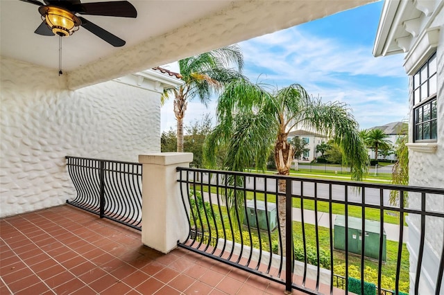 balcony featuring ceiling fan