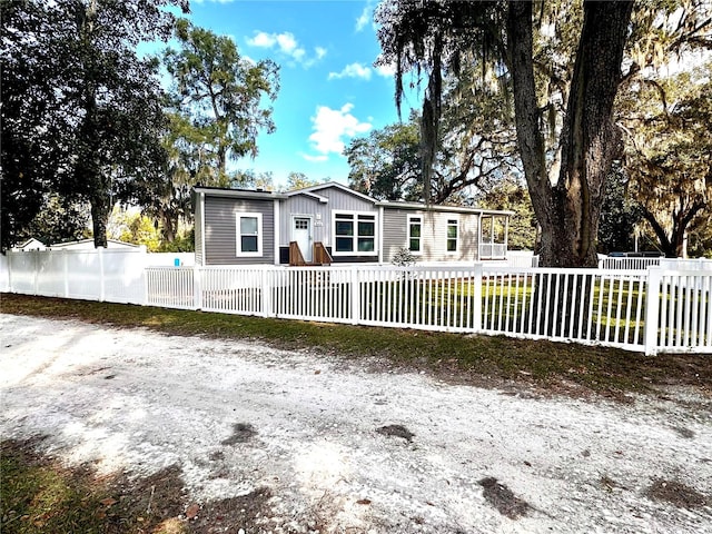 view of front of property