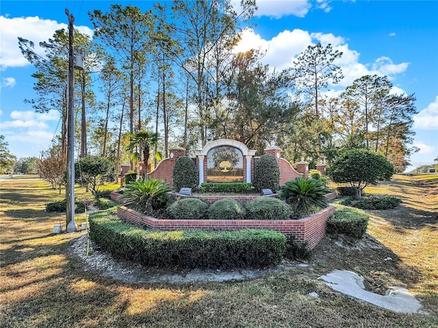 view of community / neighborhood sign