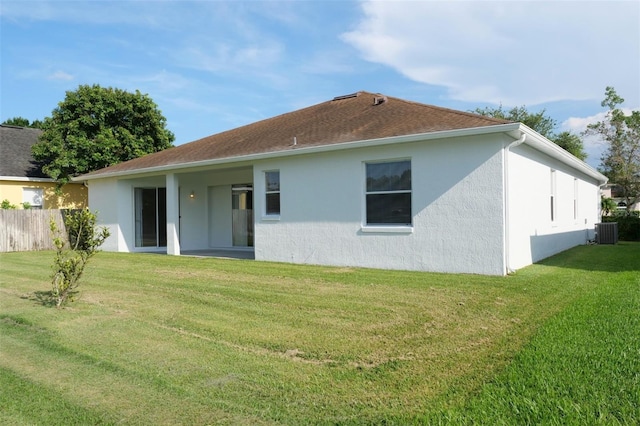 519 Lakescape Ct, Orlando, FL 32828 - back of property featuring stucco siding