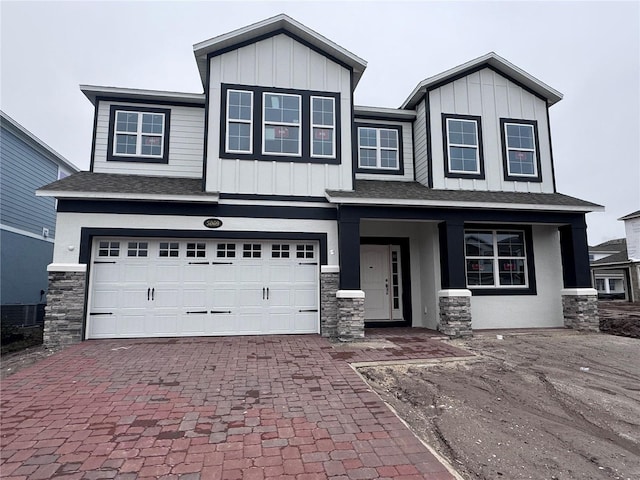 view of front of house featuring a garage