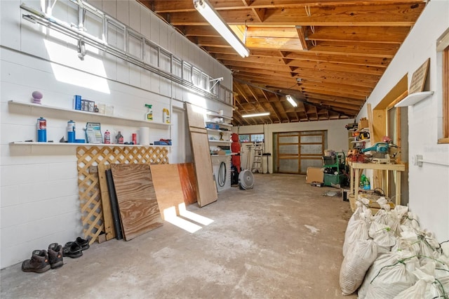 garage featuring washer / dryer