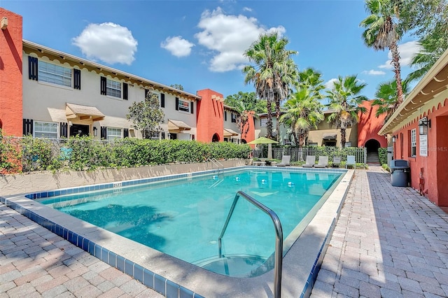 view of swimming pool