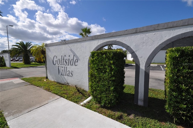 view of community / neighborhood sign