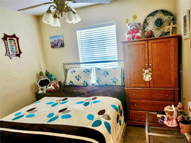 bedroom with ceiling fan