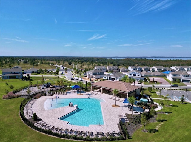 view of swimming pool