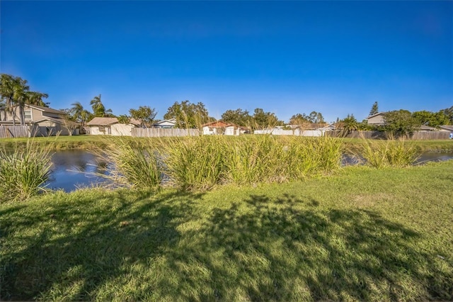 view of yard featuring a water view