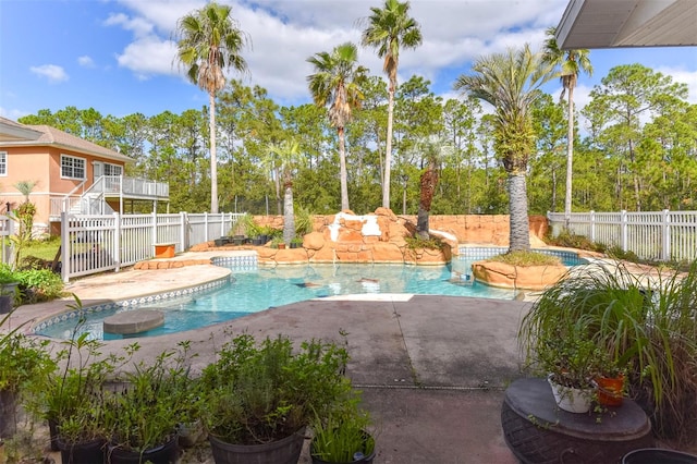 view of swimming pool