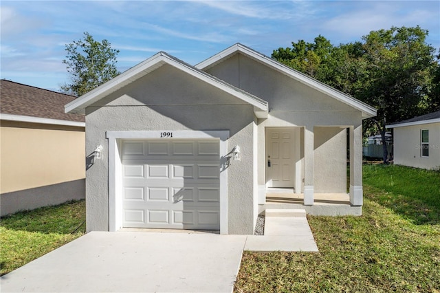 view of front of house with a front yard