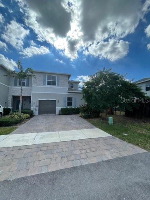 view of front facade with a garage