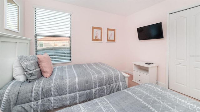 bedroom with a closet