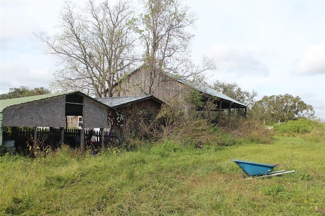 view of side of property