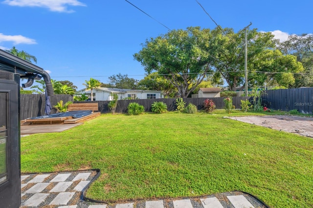 view of yard featuring a patio area