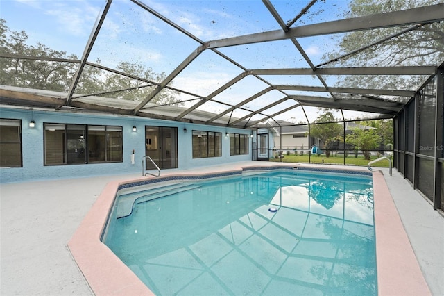 5016 Dorman Rd, Lakeland, FL 33813 - outdoor pool with a patio area