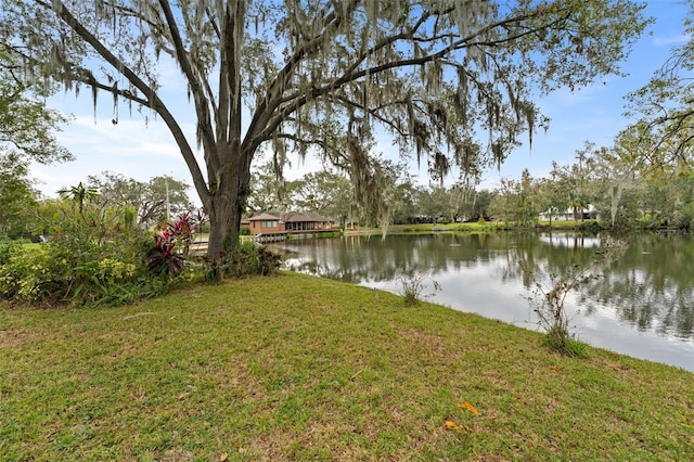 5016 Dorman Rd, Lakeland, FL 33813 - view of green lawn with a water view