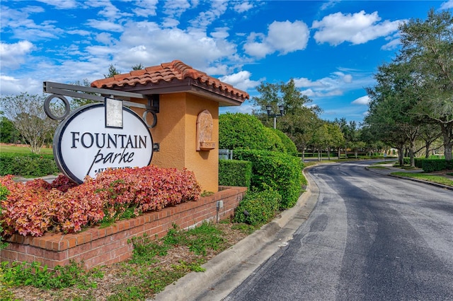 view of community / neighborhood sign