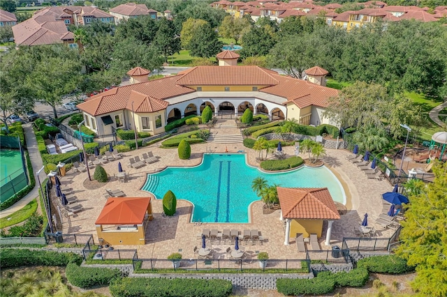 view of swimming pool