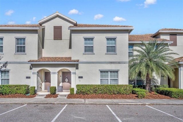 view of mediterranean / spanish-style home