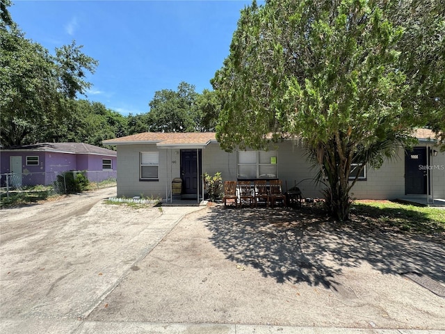 view of front of property