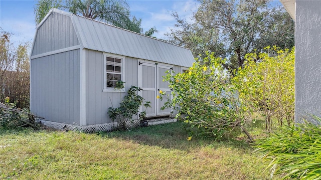 view of outbuilding