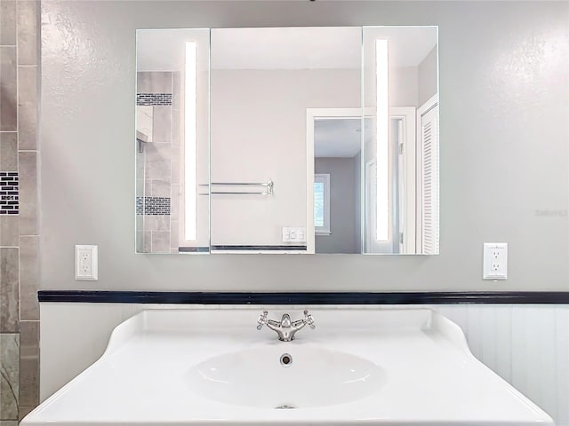 bathroom featuring sink