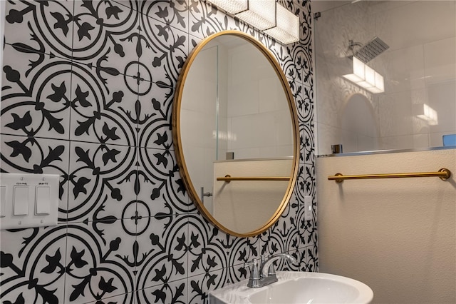 bathroom featuring sink