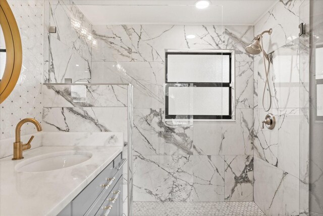 12550 Lakeshore Dr, Clermont, FL 34711 - full bath with vanity and a marble finish shower