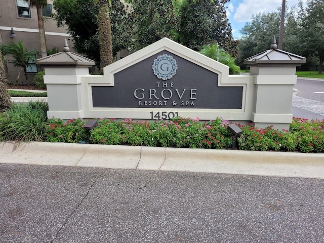 view of community / neighborhood sign