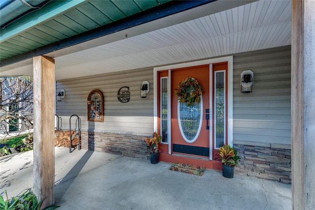 view of property entrance