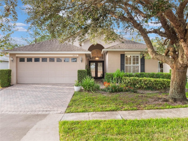 view of front facade featuring a garage