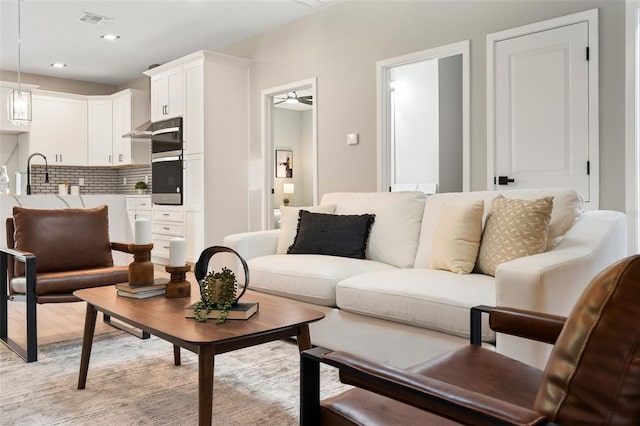 205 E 17th St, Apopka, FL 32703 - living area with recessed lighting and ceiling fan