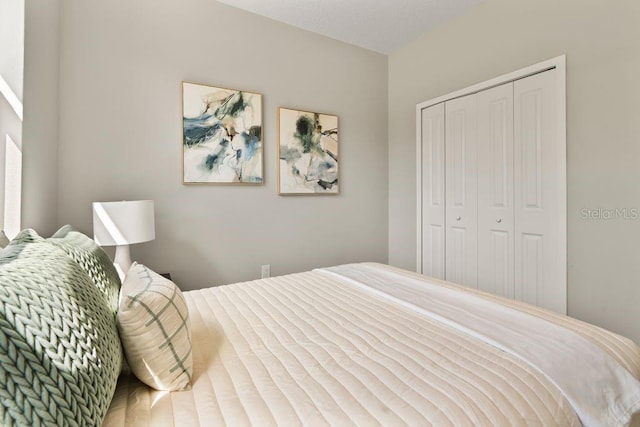 205 E 17th St, Apopka, FL 32703 - bedroom with a closet