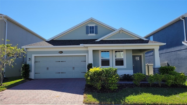 view of front facade with a garage