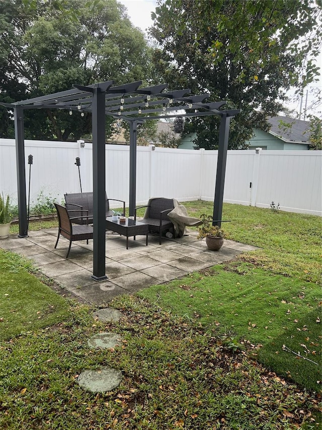 view of yard with a patio and a pergola