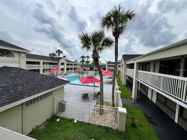 view of swimming pool