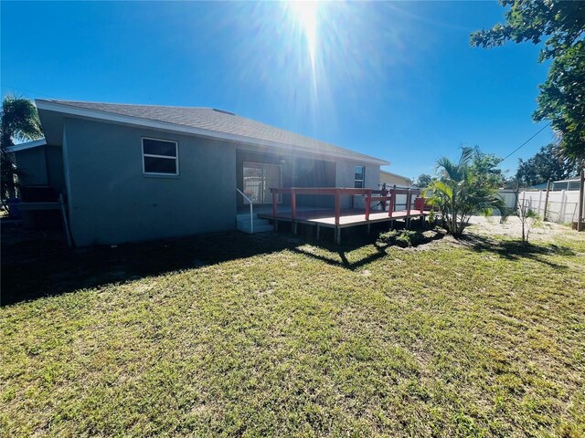 6336 Florida Cir, Apollo Beach, FL 33572 - view of yard featuring a deck