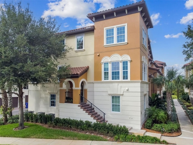 view of mediterranean / spanish house