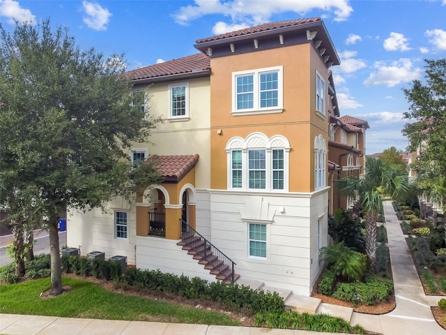 view of mediterranean / spanish house