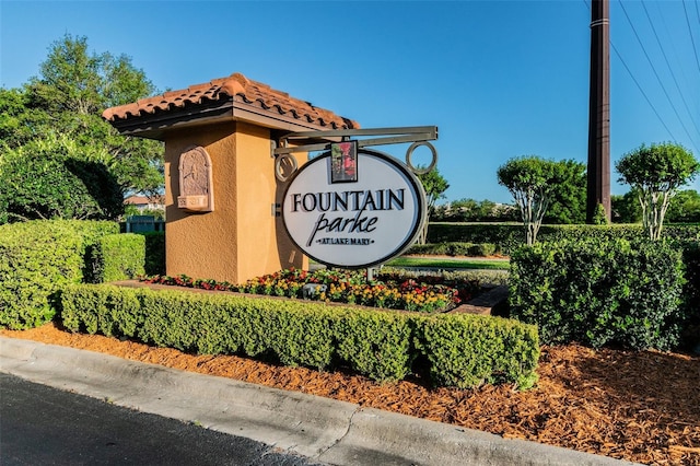 view of community / neighborhood sign