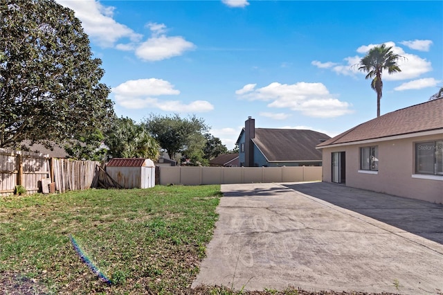 view of yard with a patio area