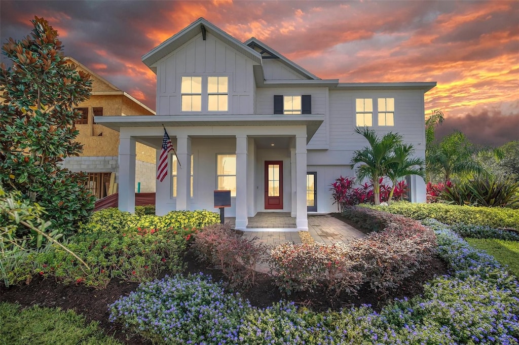 view of front of home with covered porch