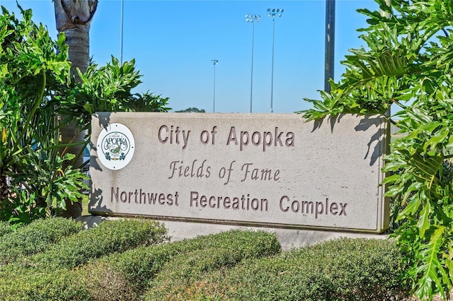 view of community / neighborhood sign