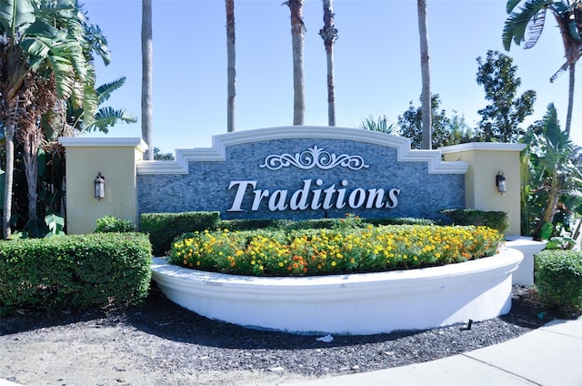 view of community / neighborhood sign