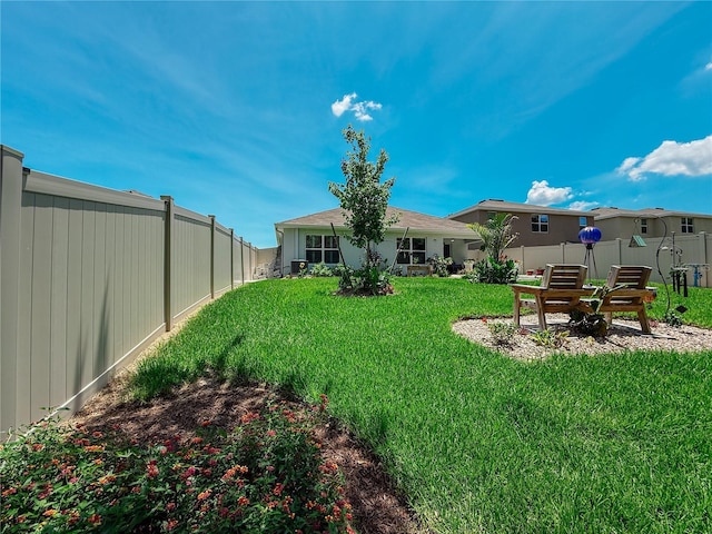 7729 Rosewood Garden Loop, Tampa, FL 33637 - view of yard